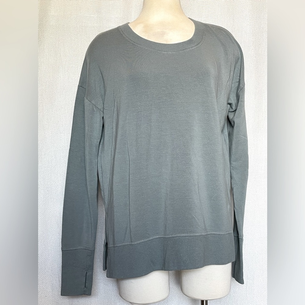 Athleta long sleeve sweatshirt